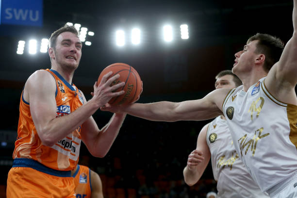 依然在欧洲 依然在欧洲