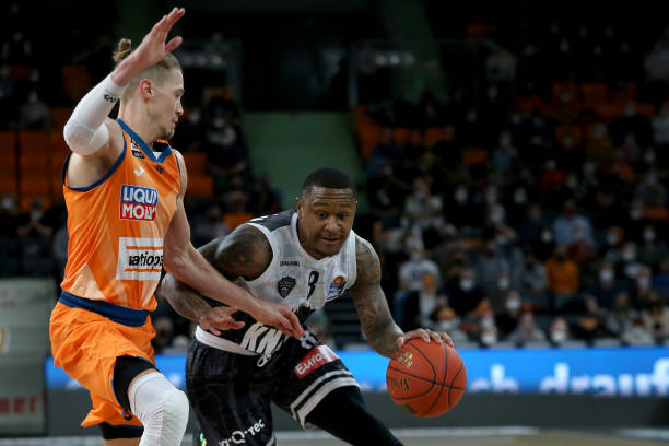 就以纪律严 就以纪律严